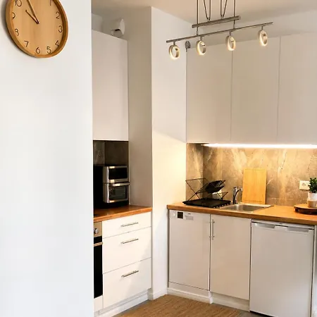 Lotnisko & Stadion Enea Premium 24h Apartamento *